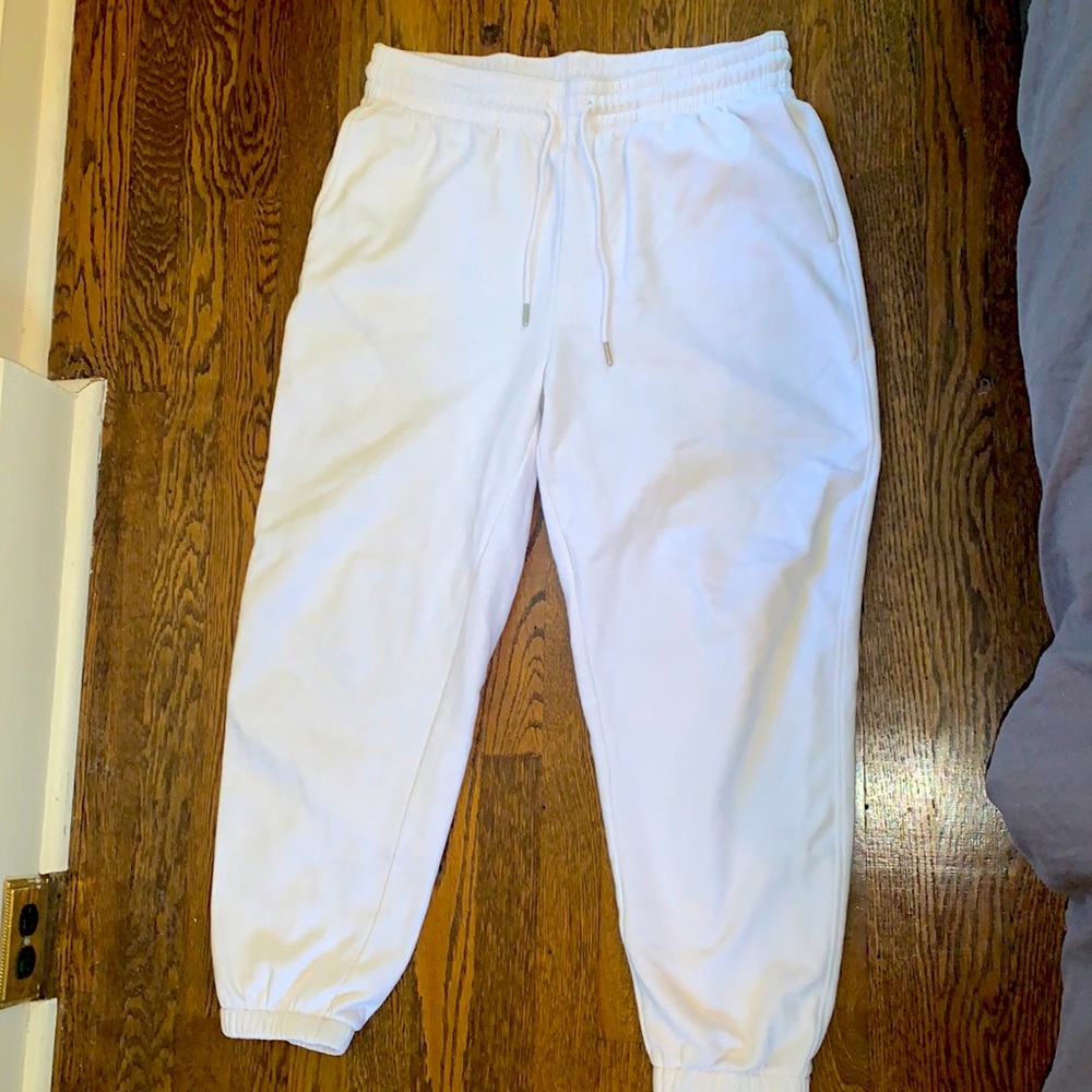 White jogging